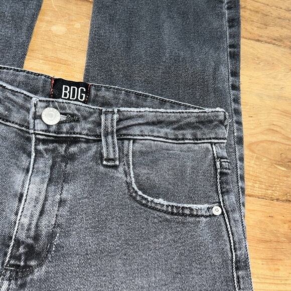 Woman’s BDG Kick Flare High Rise Cropped Jeans Size 26 - Picture 9 of 16